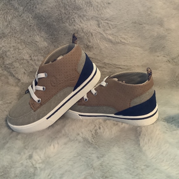 OshKosh B'gosh Boys Tug & Go Pull On Sneakers Toddler 9 - Picture 3 of 6